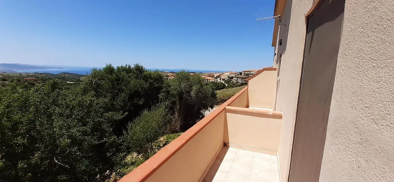 Casa Vacanza Costa Rossa Vista Mare Trinità dʼAgultu 0*,  이탈리아